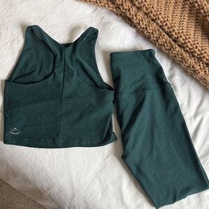 Beyond Yoga Dark Green Set. Small TOP Medium BOTTOM